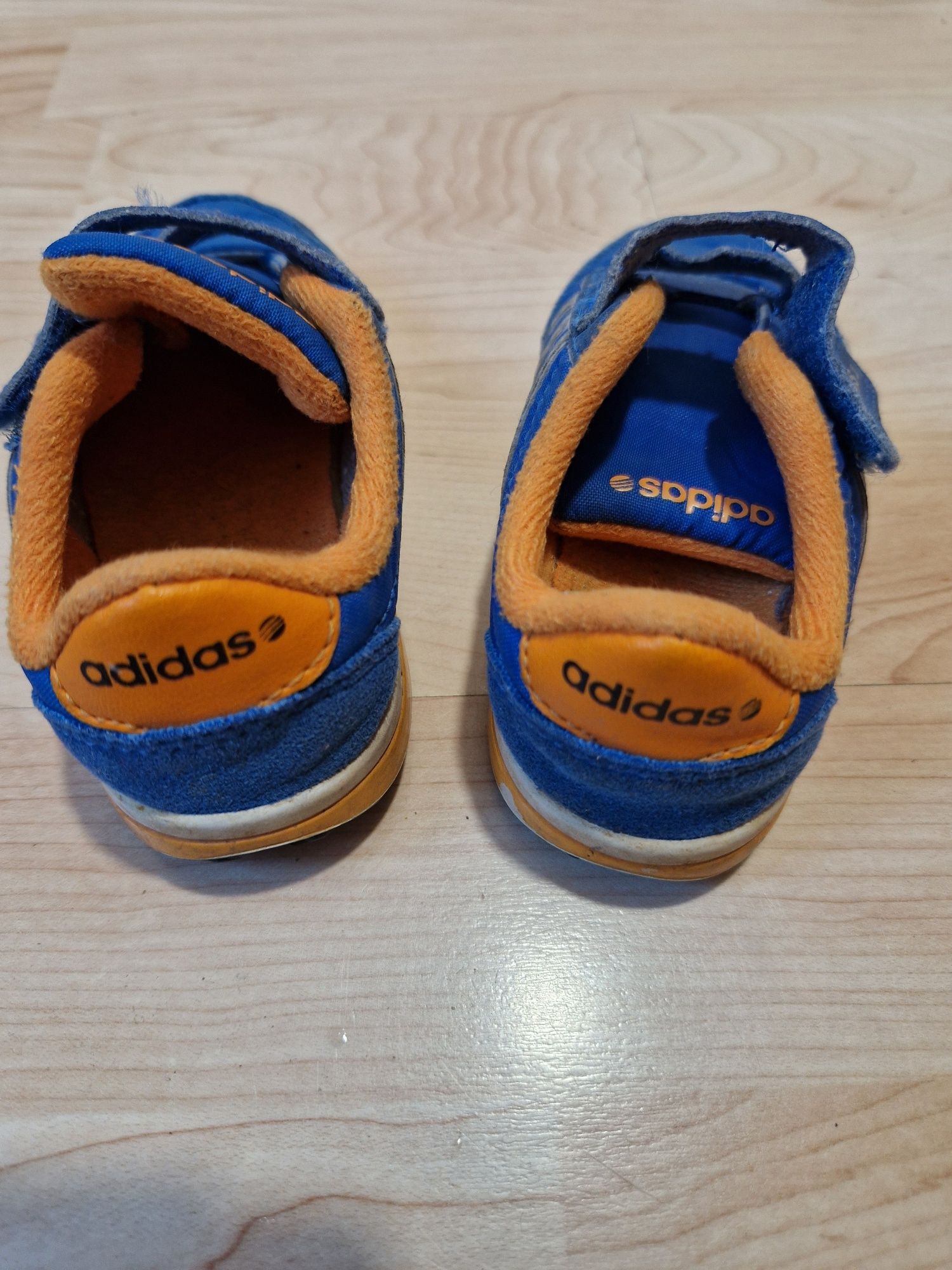 Buty chłopięce adidasy 22