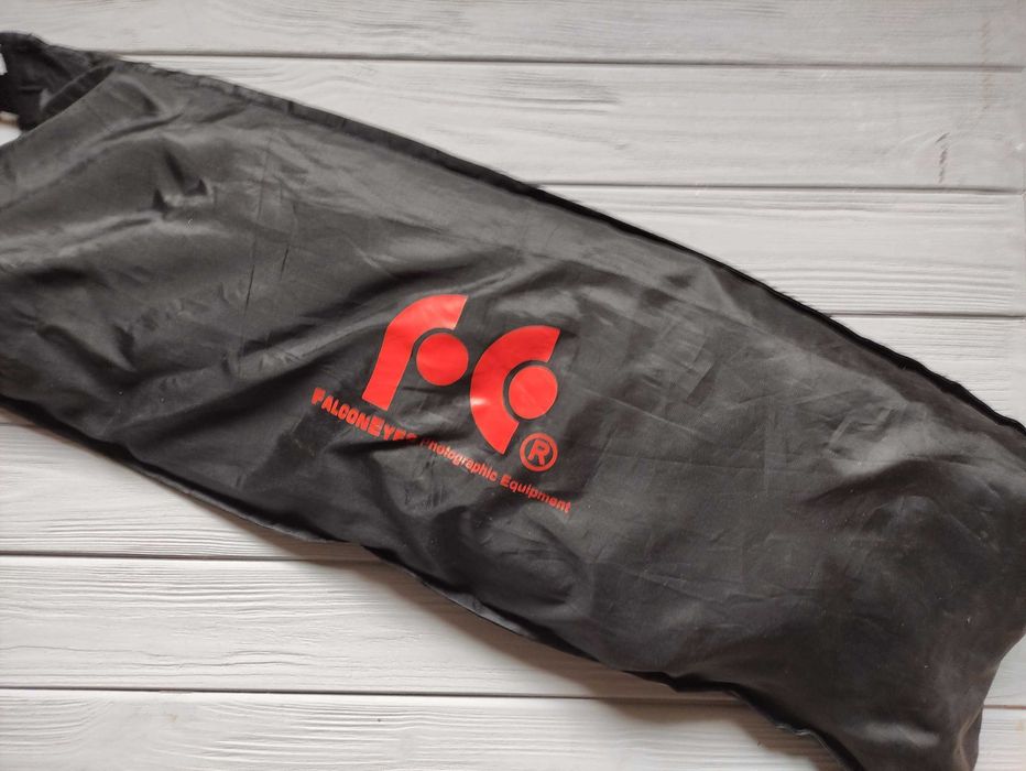 Комплект студійного світла Falcon Eyes 300 та 600