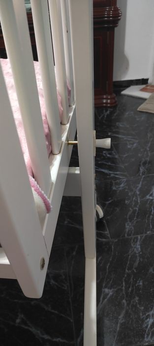 Berço pequeno com rodas
