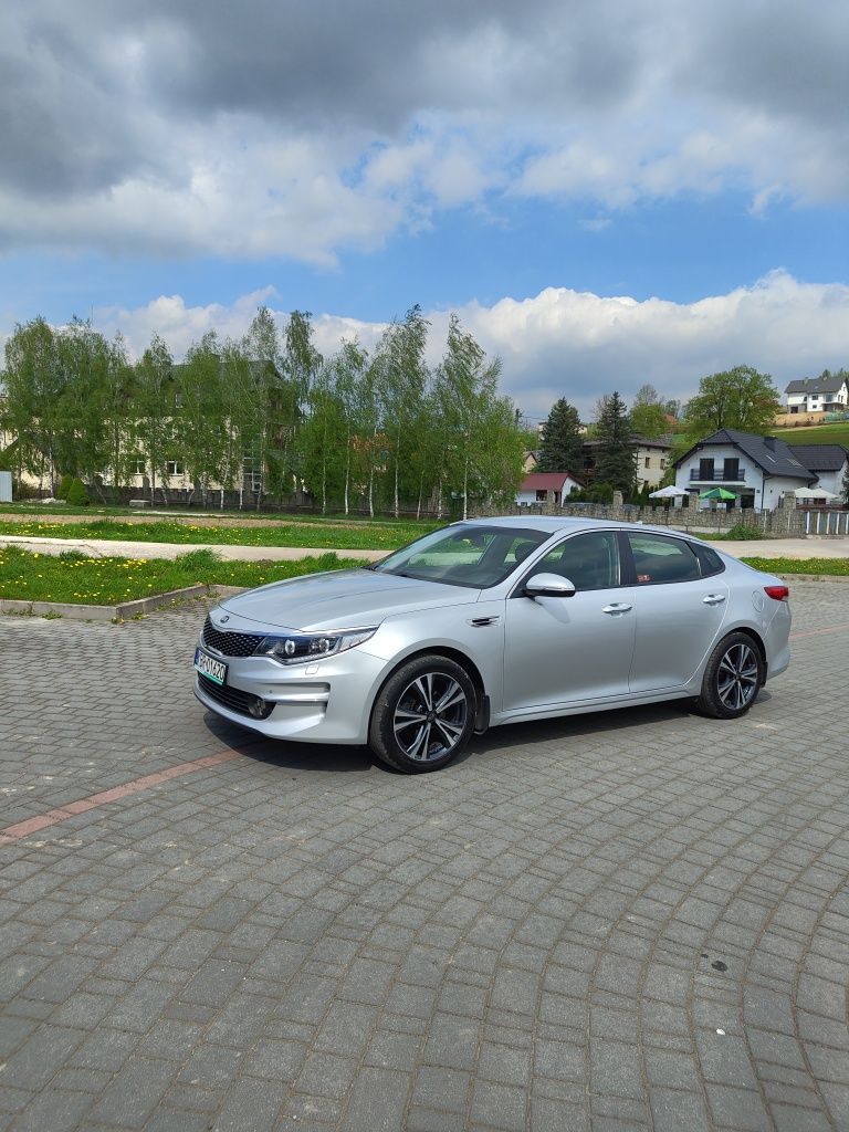 Kia Optima 1,7 CRDI sedan.