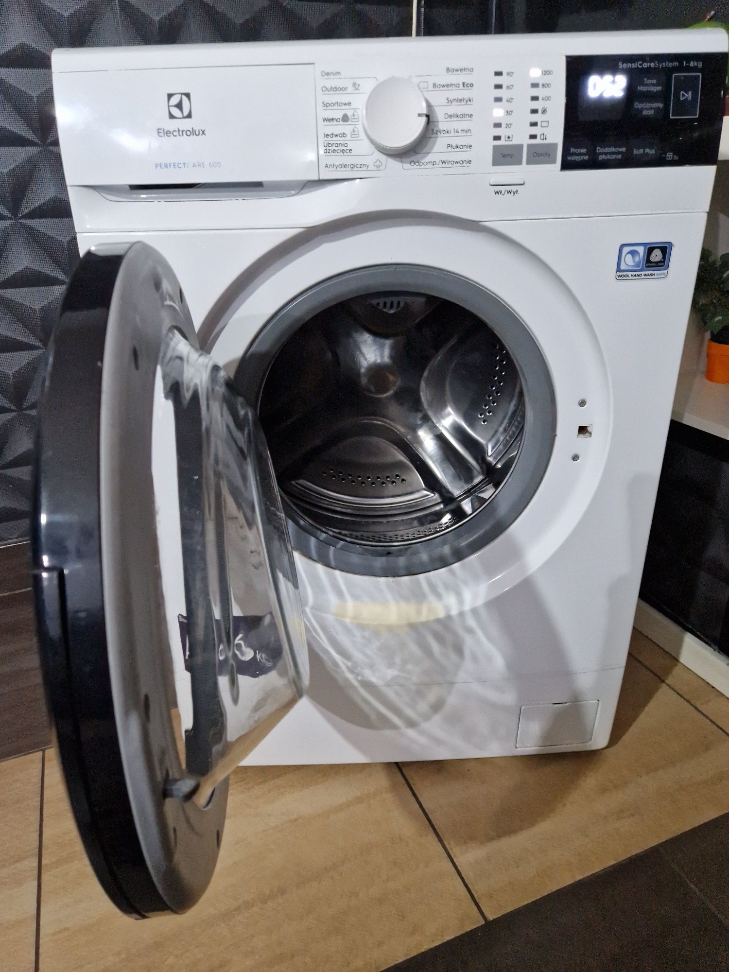 Pralka Electrolux 6kg slim zadbana