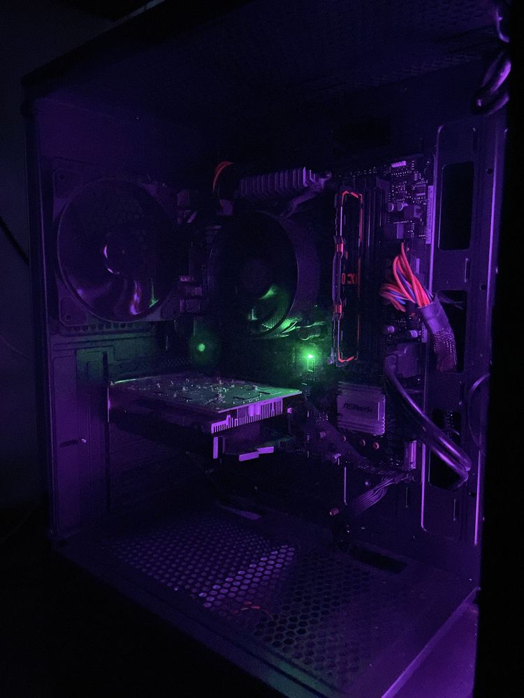 Komputer PC / Idealny do gier i prac biurowych / Ryzen 5, RX 550/550