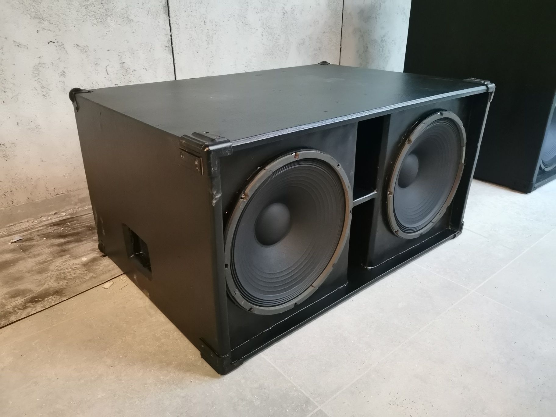 2 kolumny basowe 2x 15" 800w  Electro Voice / Eminence
