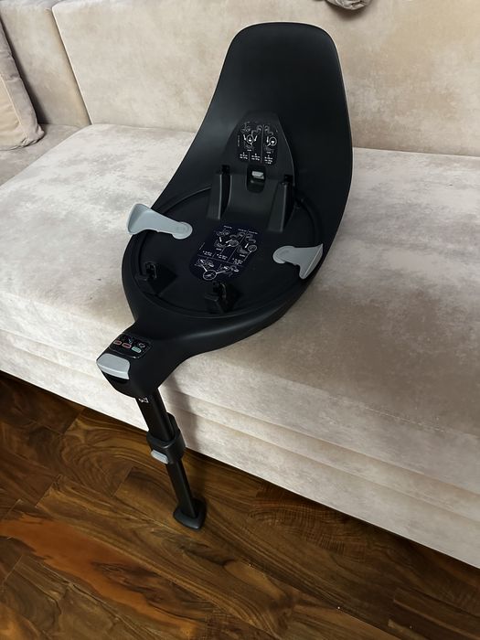 Cybex Cloud Z + база Isofix Base Z — отличное состояние