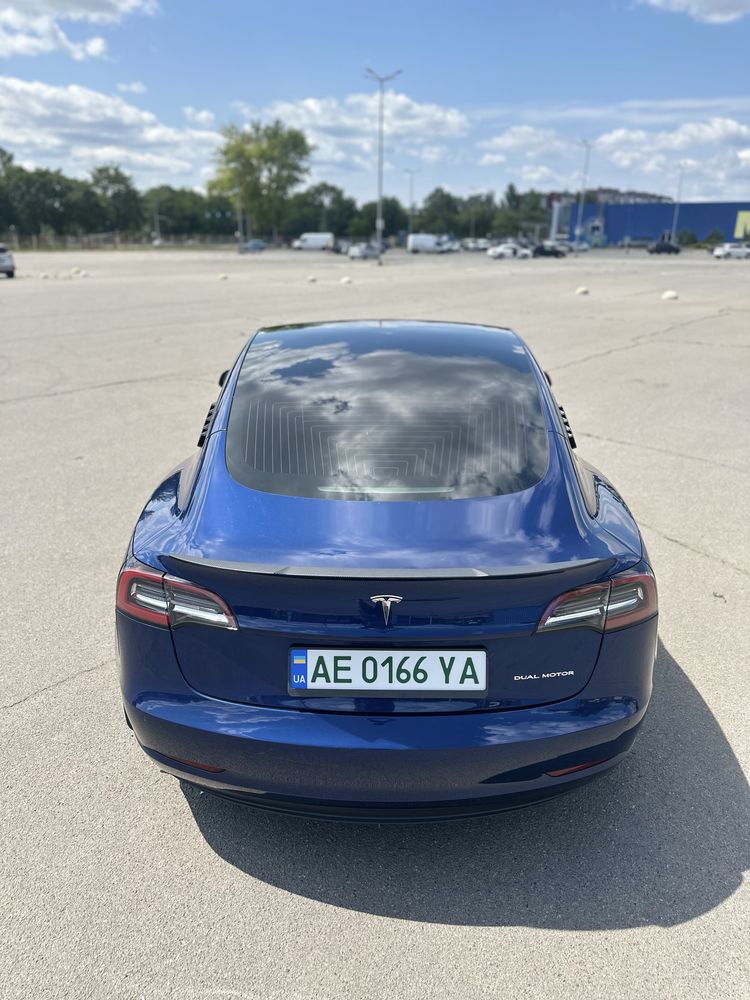 Продам Tesla Model 3