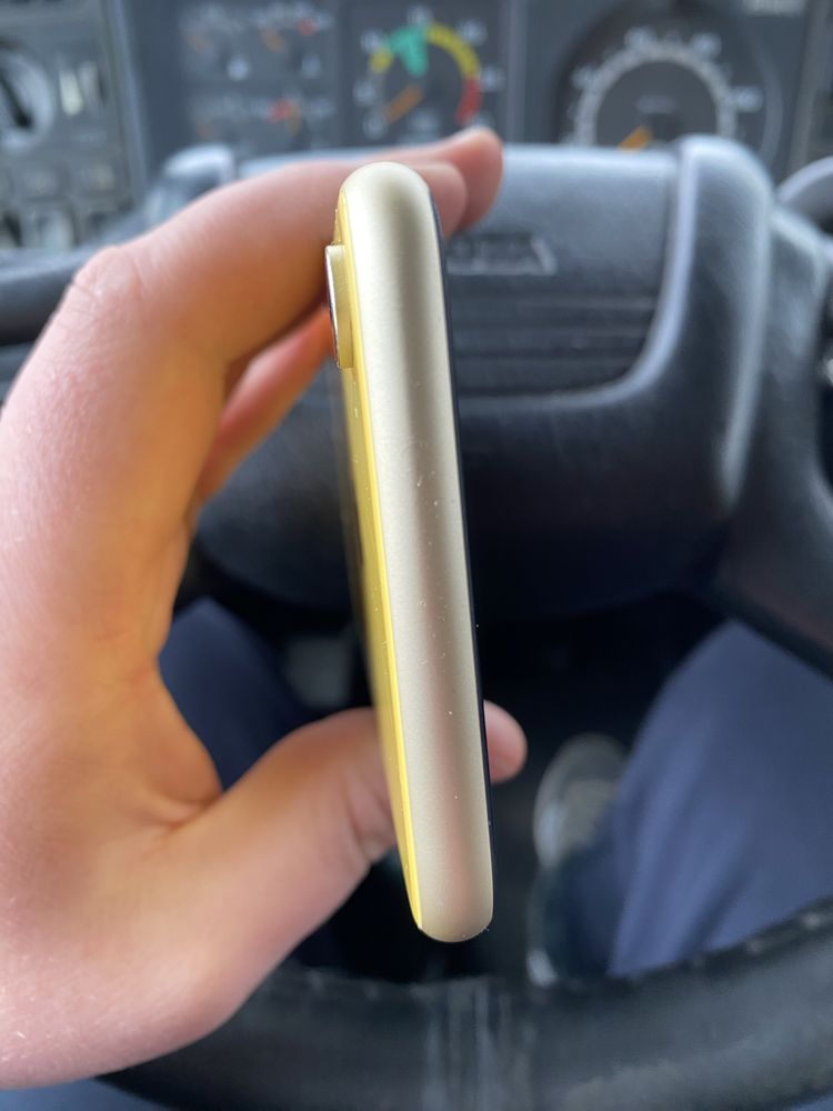 Продам Iphone Xr