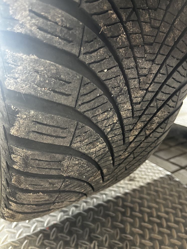 Продам резину 275/40 r20