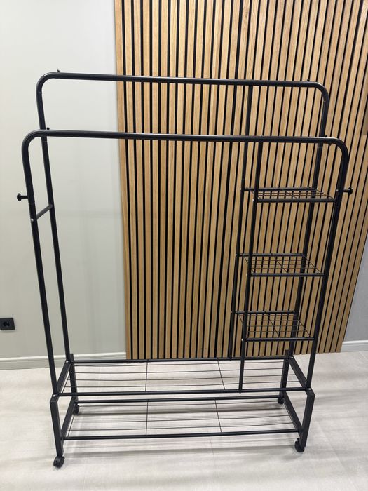 Продам стійку для одягу