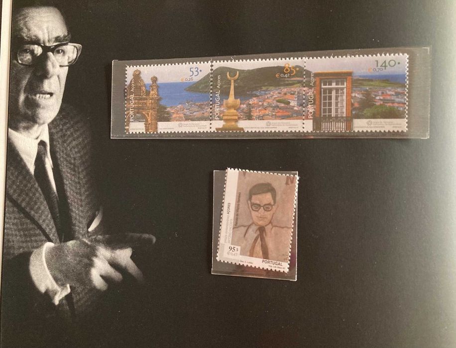 2 livros Filatelia “Sem limite idade" e Portugal em selos 2006