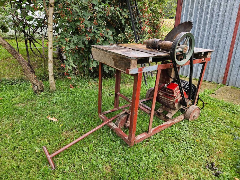 Sprzedam cyrkularkę z łuparką świdrową