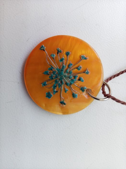 Продам бусы, подвески