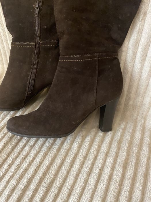 Чобітки до колін жіночі