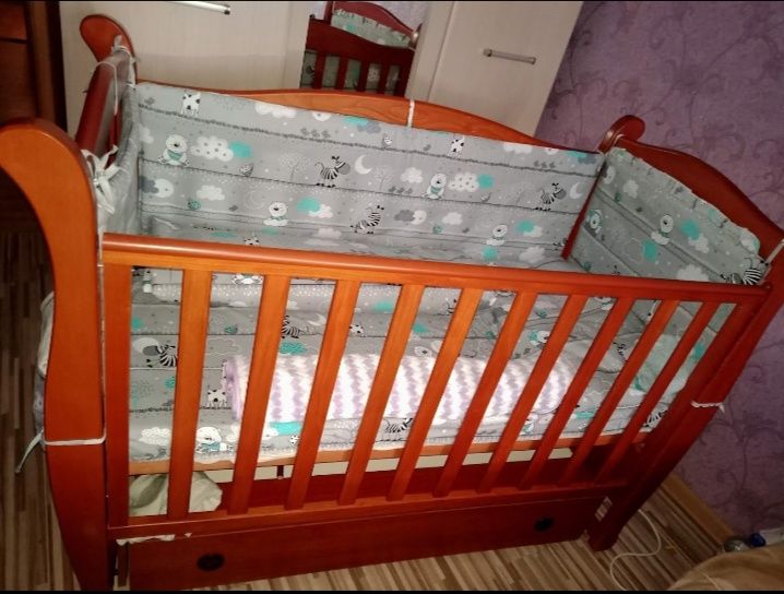Детская кроватка Верес с маятником+ все,что на фото