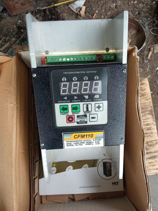 Інвертор частотний CFM110 0,37 кВт 220В