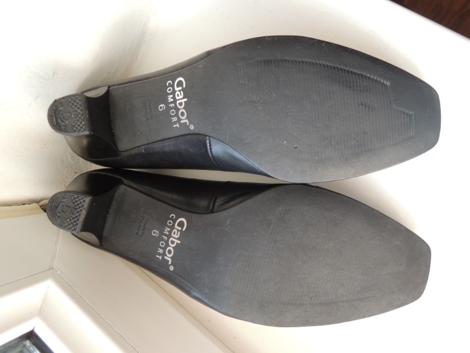 фирменные классические кожаные туфли Gabor р.39 (25,5 см)