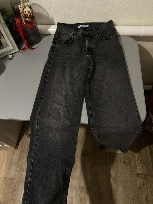 Джинси в чорному кольорі