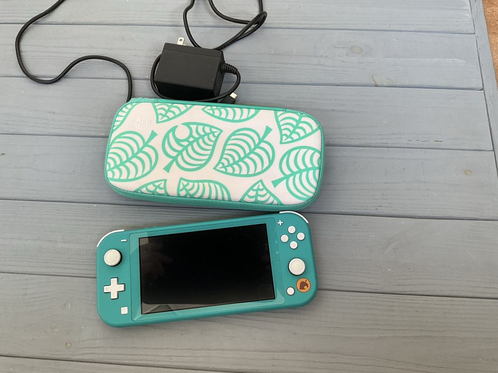 Nintendo switch lite animal crossing edition
