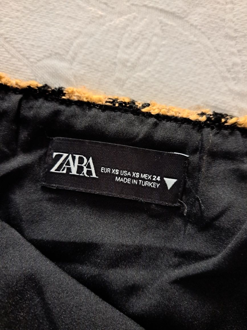 Saia zara xs quentinha com forro