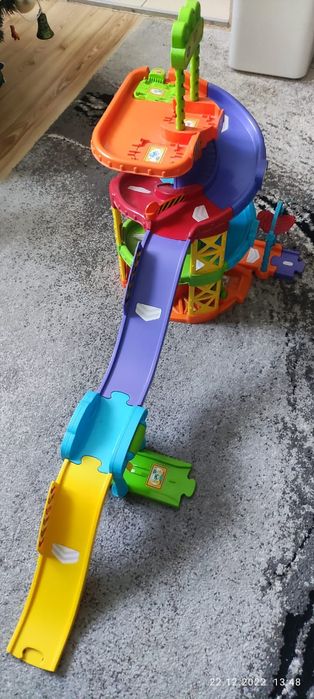 Wieża parkingowa vtech plus autko tut tut