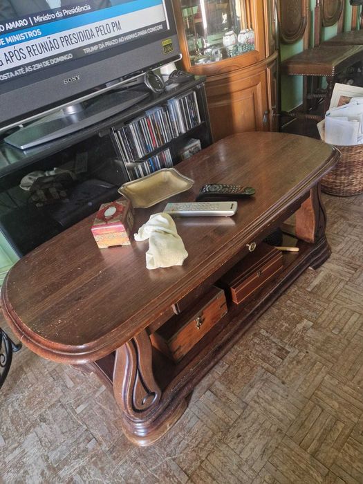 Mesa e secretária de sala