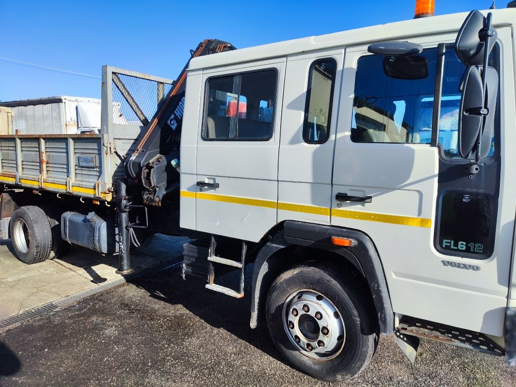 Volvo FL6 com Grua HIAB e Bascula