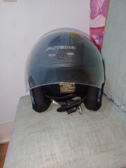Capacete mota semi-novo