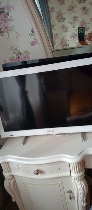 Телевизор Soni Бравия 26 дюймов.