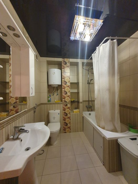 Продам 2х к.кв метро Холодная Гора  с ремонтом