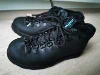 Buty zimowe Native r. 35,5 czarne wyprodukowane w Australii