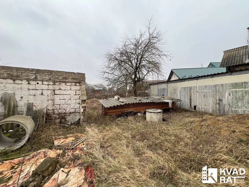 Продається будинок у центрі с. Єзупіль