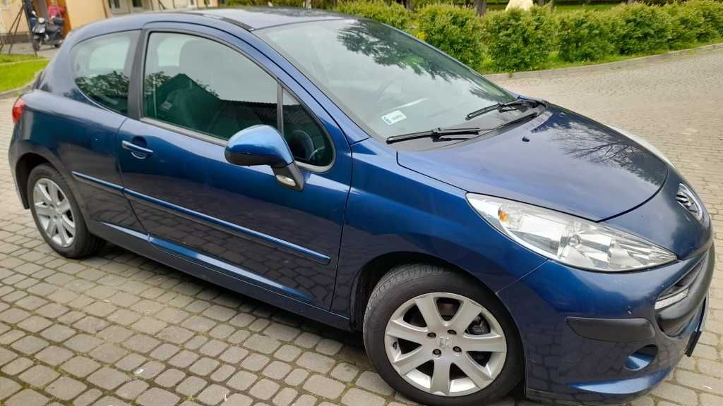 Peugeot 207 1,6 benzyna