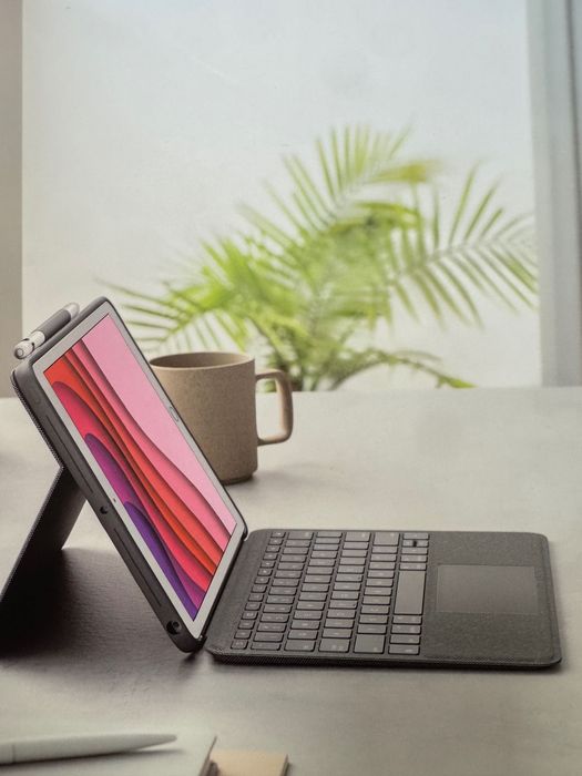 Etui z klawiaturą Logitech Combo Touch iPad 7 gen 10,2