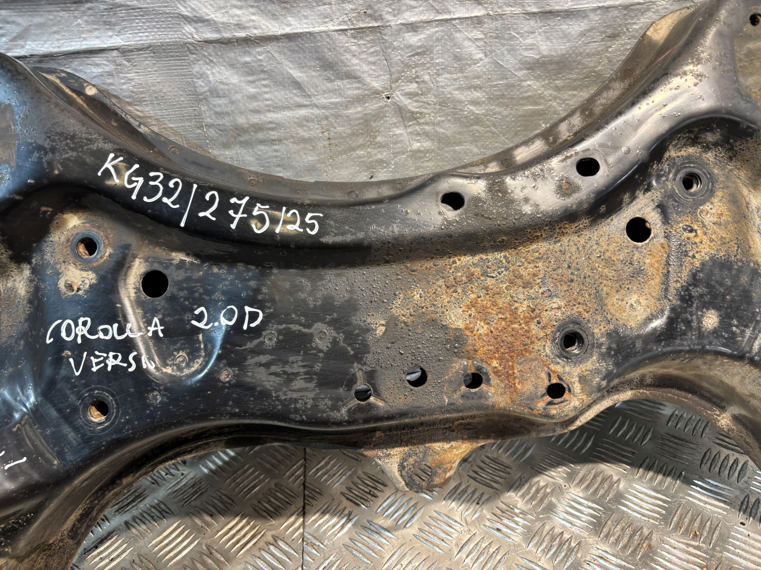 Wózek sanki przód toyota corolla verso i 1 2.0 D 4D