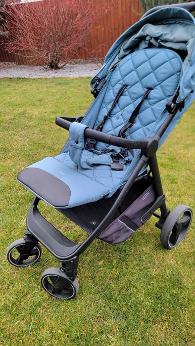 Продам прогулянкову коляску Carrello Bravo