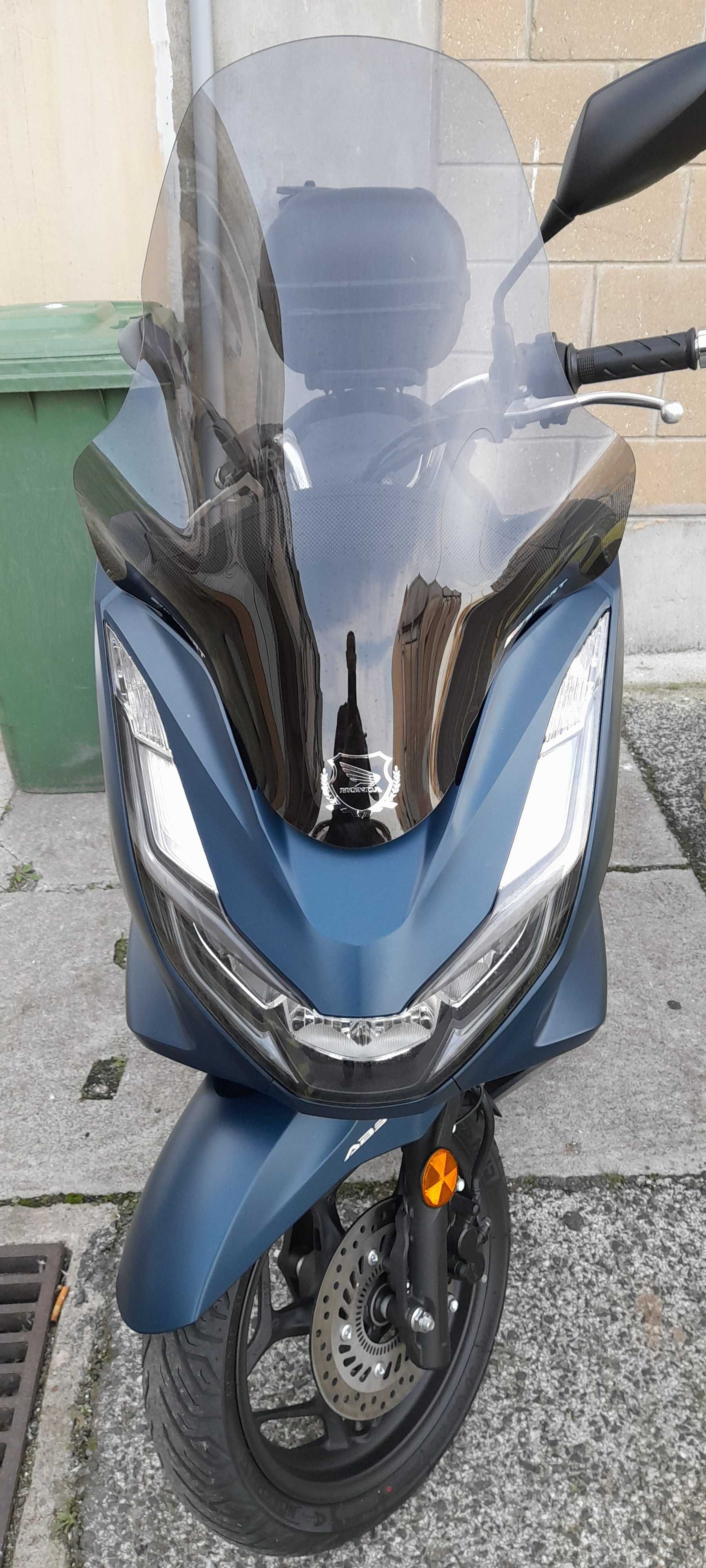 HONDA PCX 125  DE  Outubro 2023