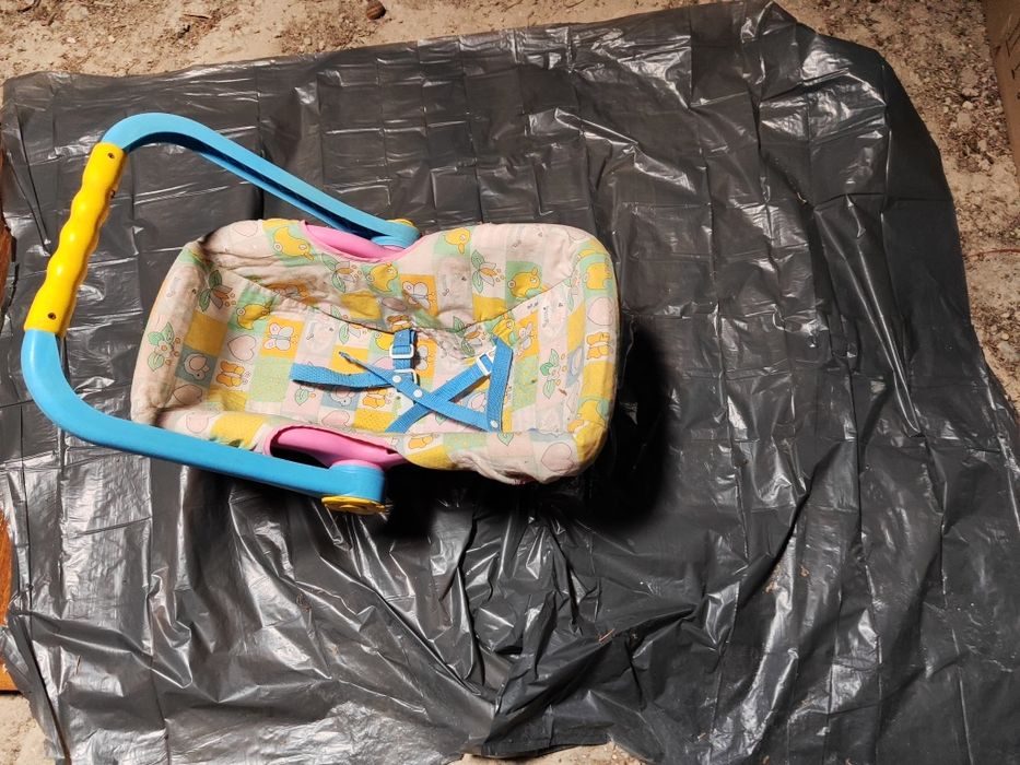 Cama de brincar para criança  com base cor de rosa