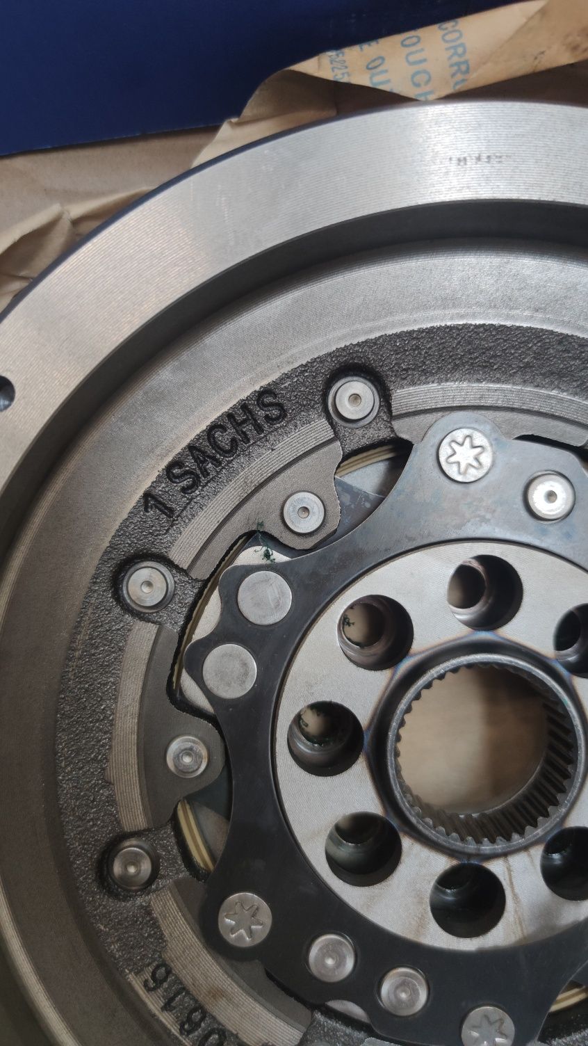 Двух массовый маховик Dsg SACHS 2295 000 513