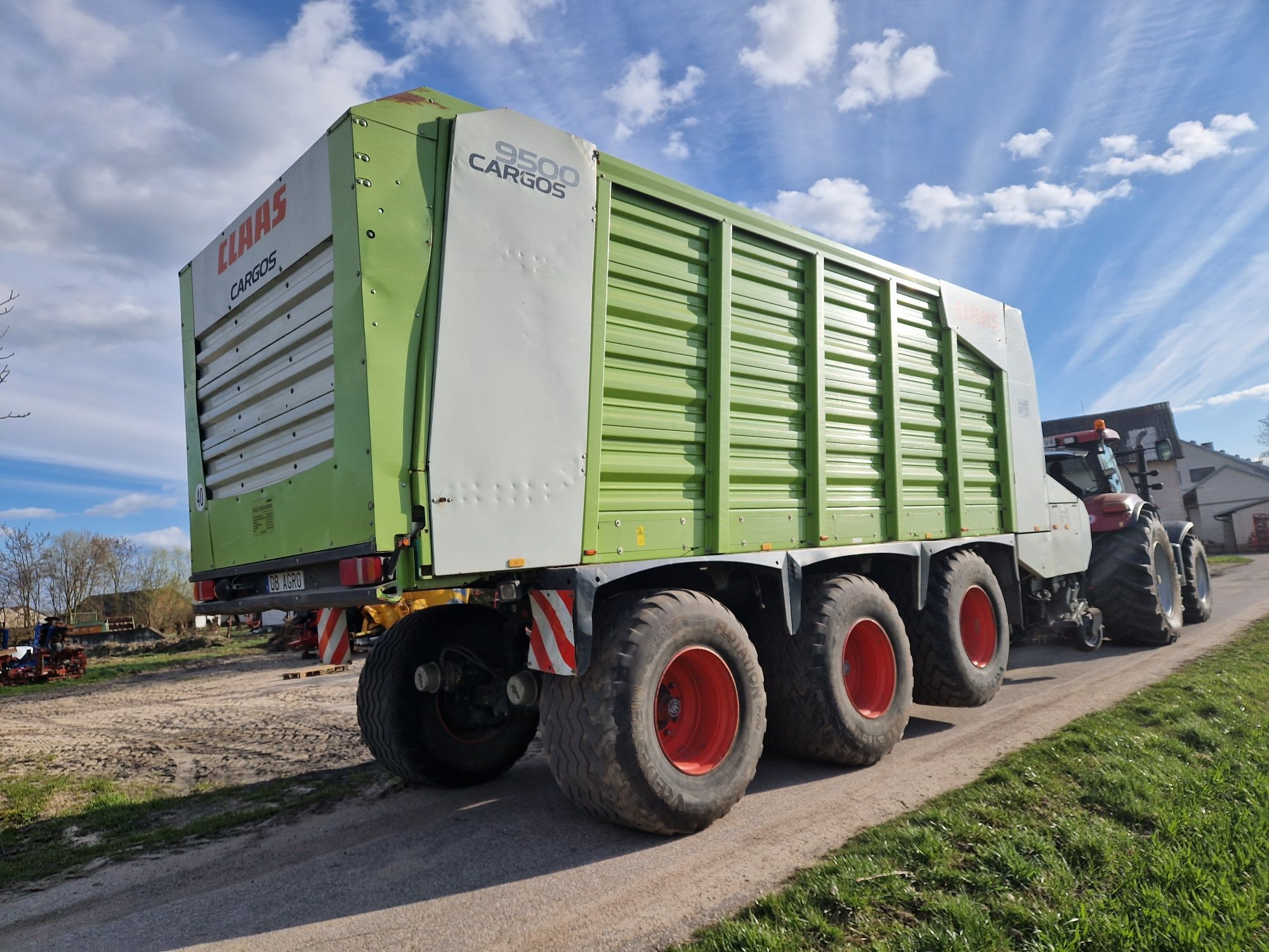 Przyczepa samozbierająca CLAAS Cargos 9500 objetosciowa