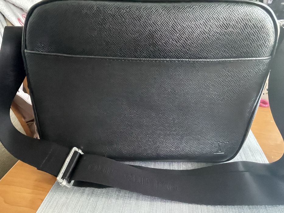 Louis vuitton taiga reporter kuferek okazja