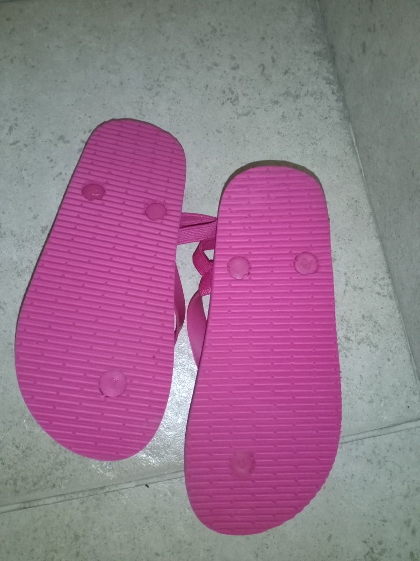 Pantufas pai Natal e chinelos piscina