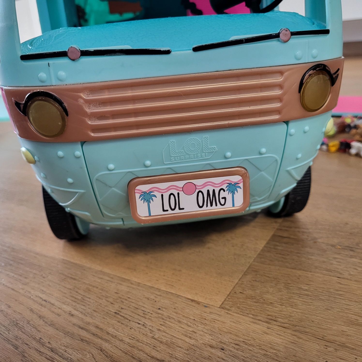 Oryginalny camper LOL z dodatkami