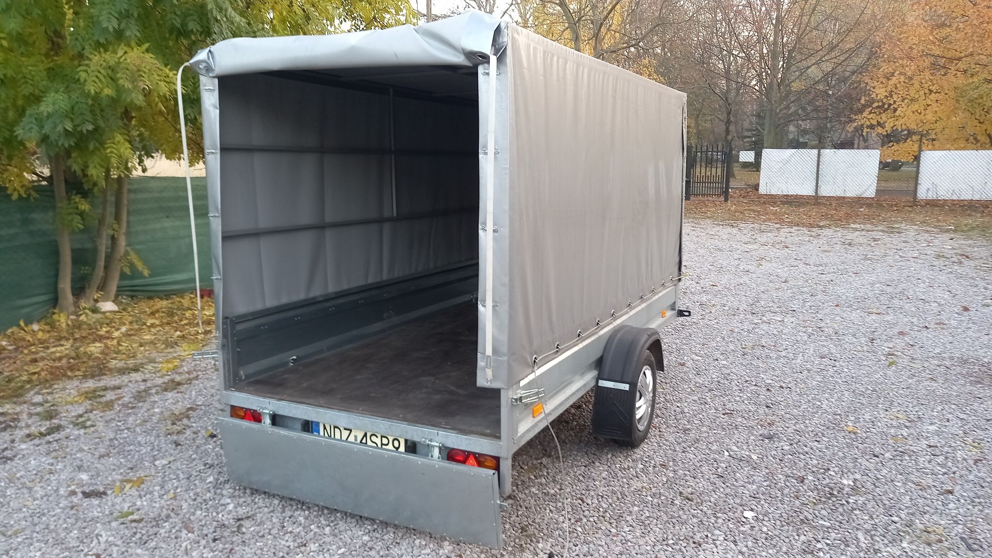 Wynajem przyczepa samochodowa transport quad najazdy stojak meble pasy