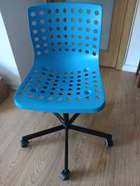 Cadeira giratória azul
