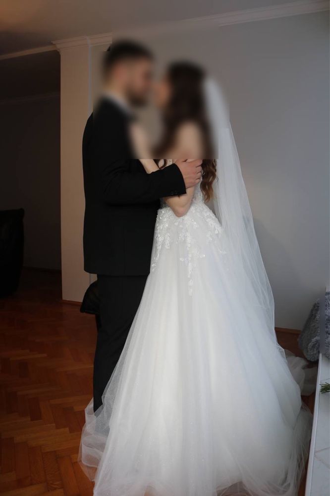 Весільна сукня S