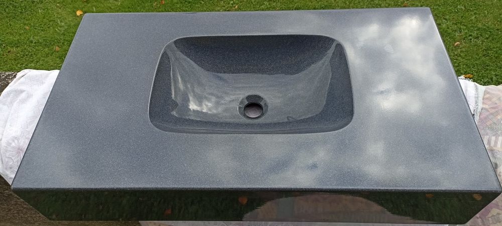 Umywalka z kolorowym brokatem nieużywana