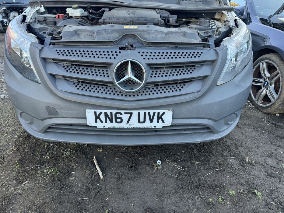 Mercedes Vito W477 przedni Zderzak 2017.