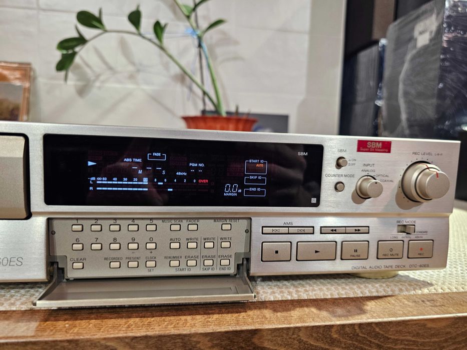 DAT дека Sony DTC-60ES