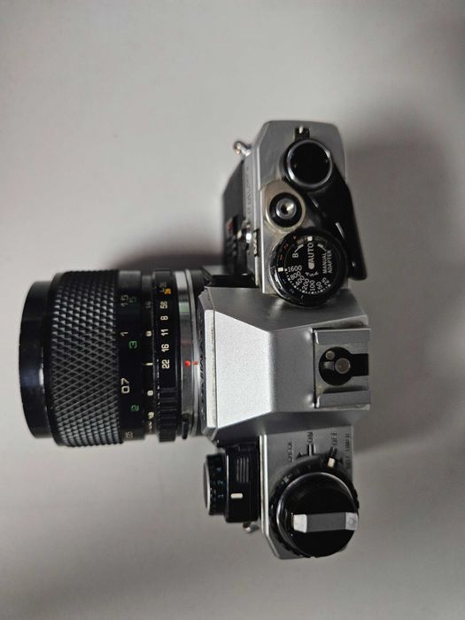 Olympus OM10 + 28-35mm