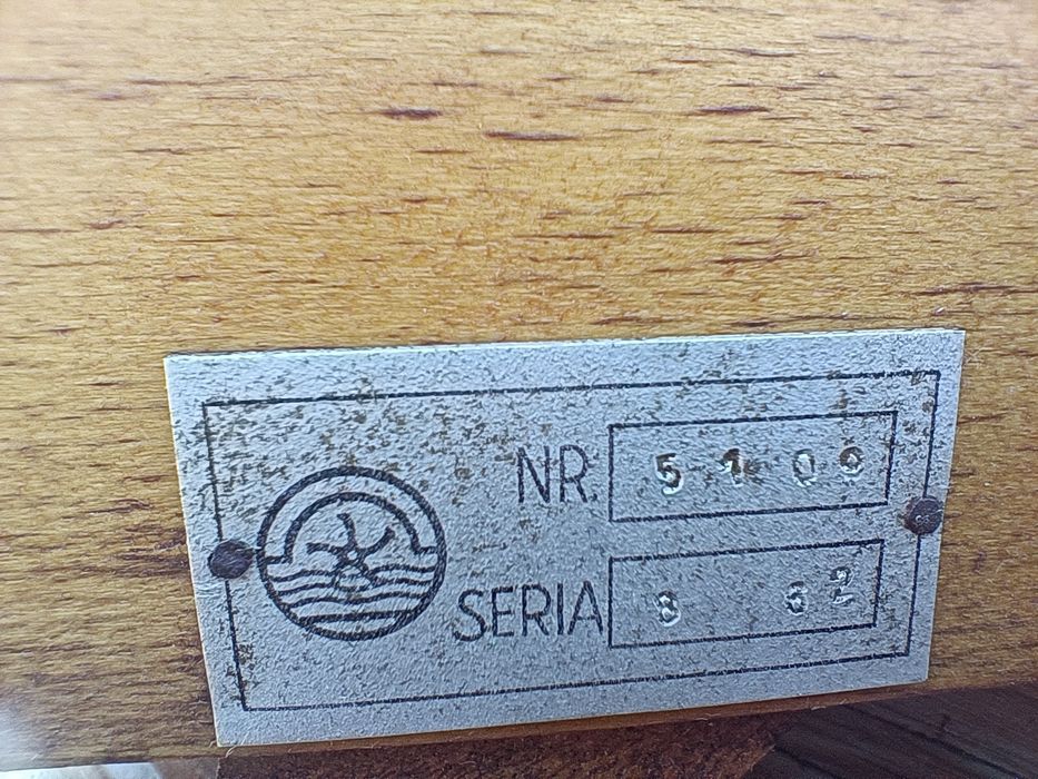 Sprzedam stary drewniany zegar kominkowy z 1962 roku