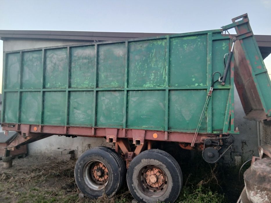 Przyczepa objętościowa , rozrzutnik  fortschritt t088, belarus do kuku